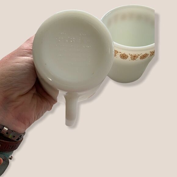 4 Vintage Gold Butterfly Pyrex Milk Cups - Picture 2 of 5